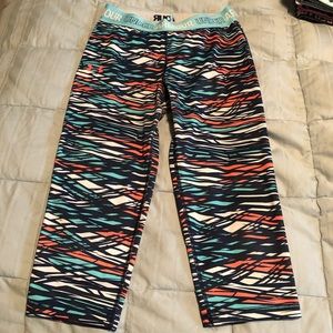 Girls Under Armour Heat Gear capri leggings